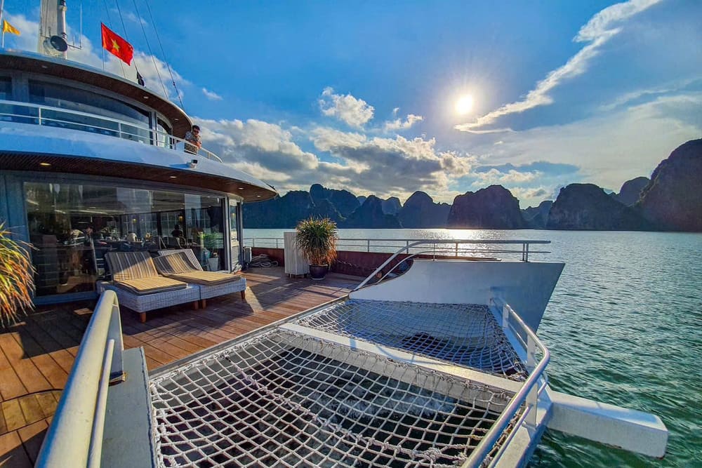 Catba Catamaran Lan Ha Bay Cruise